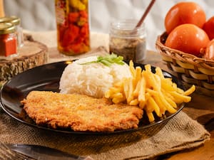 Filé de frango empanado