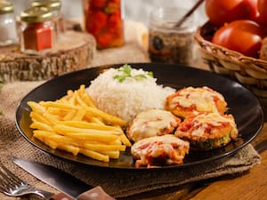 Parmegiana de abobrinha + Arroz + Fritas