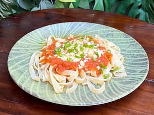 Macarrão Talharim ao molho de tomate